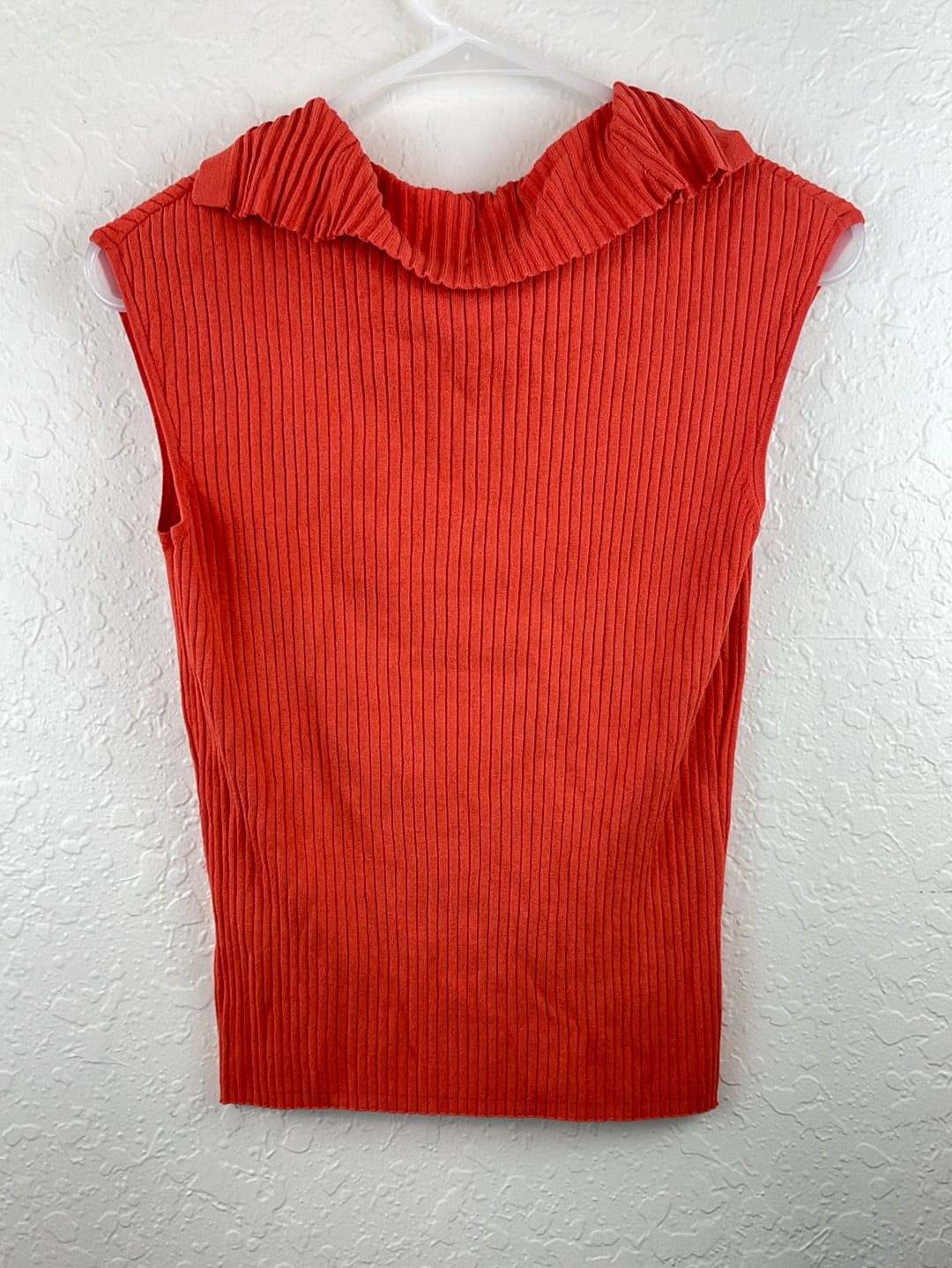 Ribbed tie top